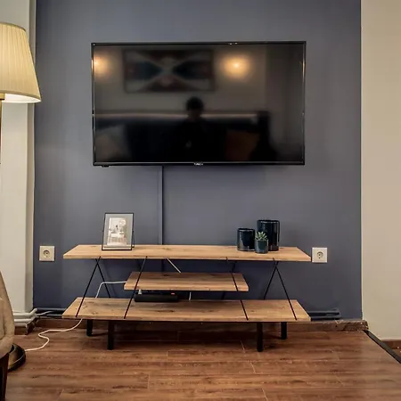 Poseidon's On White Tower Midas