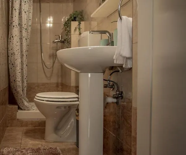 Poseidon's On White Tower Midas Apartment *