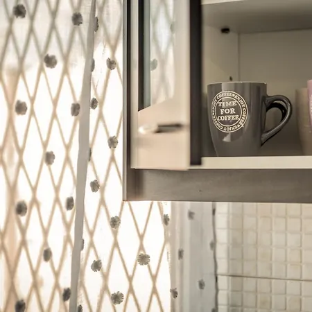 Poseidon's On White Tower Midas *